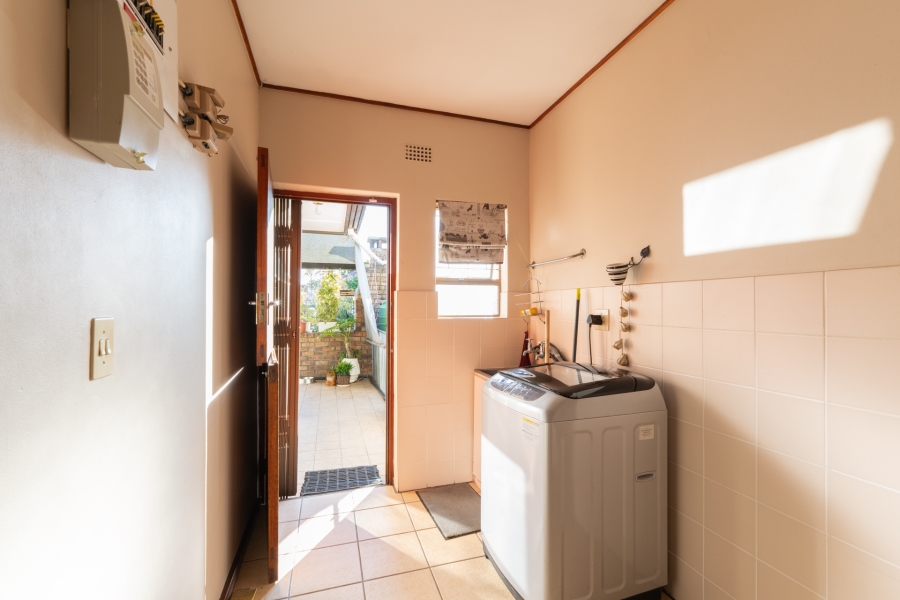5 Bedroom Property for Sale in Amandelrug Western Cape